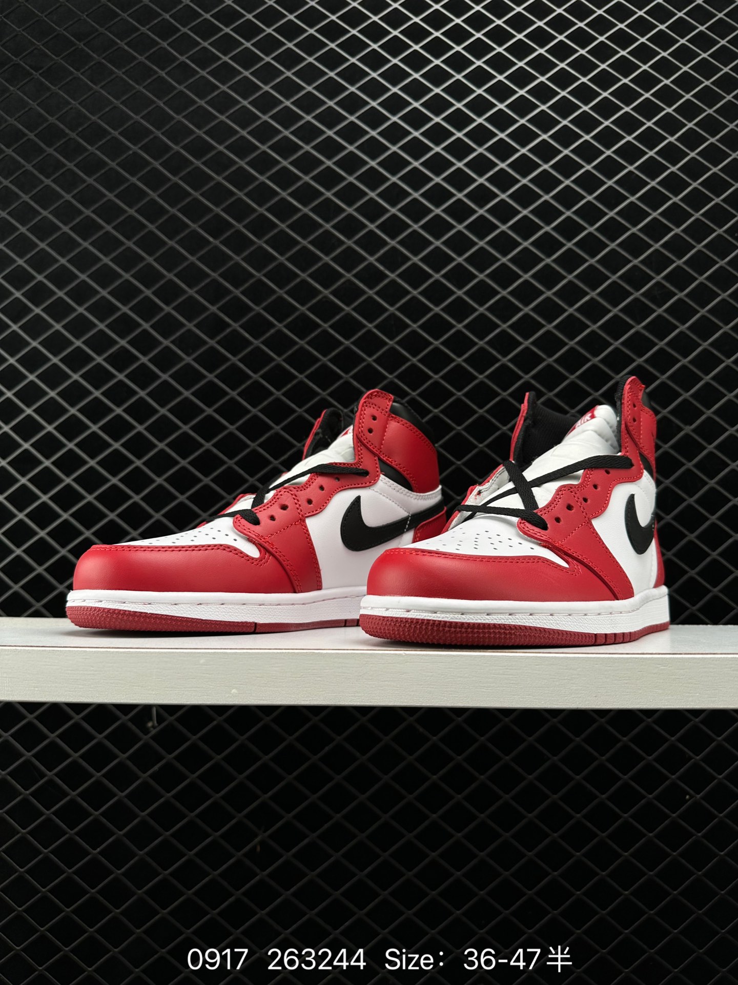 Nike Air Jordan 1 Retro High OG”Black/White“